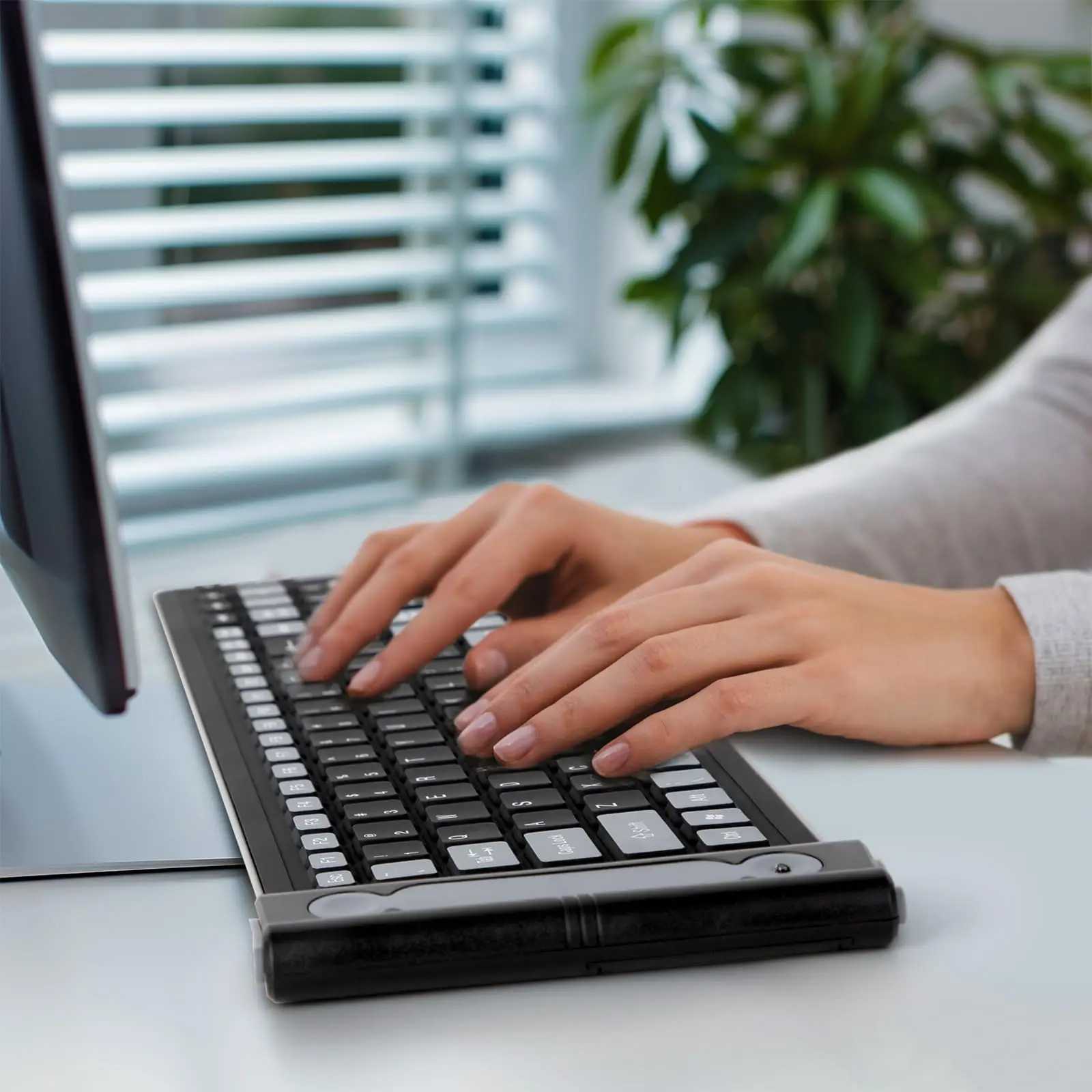 Wireless Silicone Keyboard,Foldable 2.4G USB Flexible Waterproof Slim Keyboard Universal Silent Roll Up Keypad For PC Laptop - Image 5